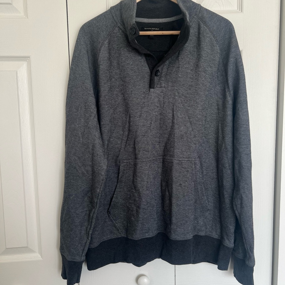 Banana Republic Men's Gray Sweater size large 100% cotton